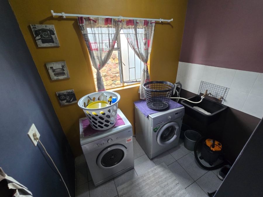 3 Bedroom Property for Sale in Miederpark North West